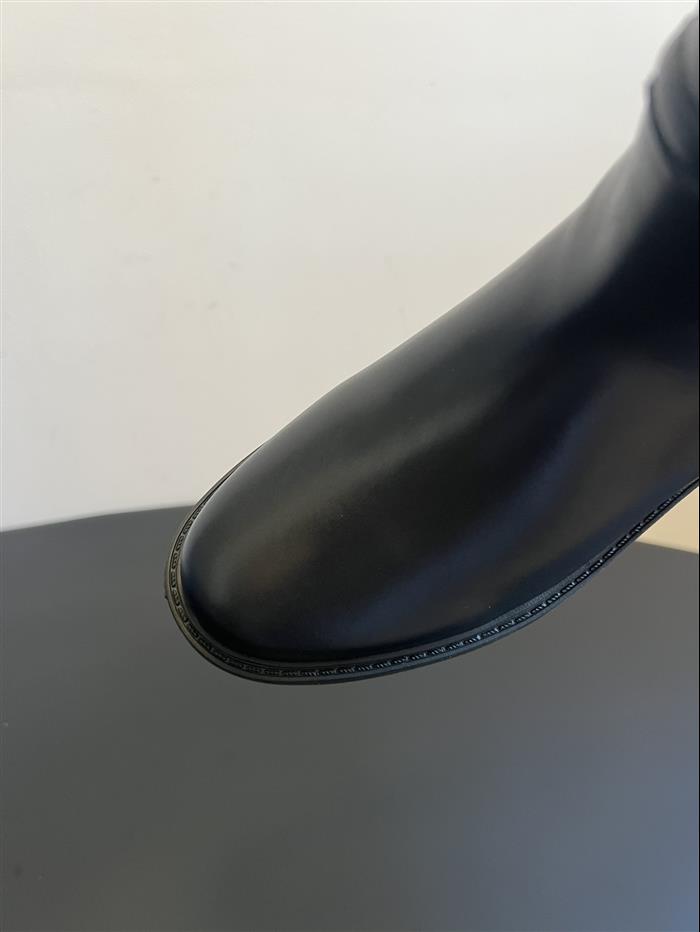 20251128173018685 520